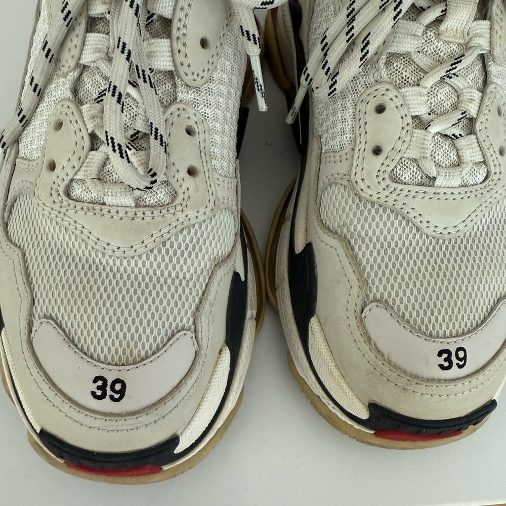 Balenciaga triple s oversized shoes woman’s size 39 in great condition - Picture 2 of 5